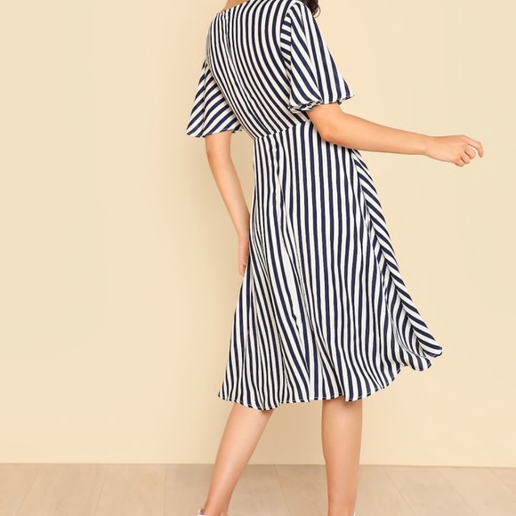 SOLD Sexy Plunging Neck Ruffle Dress - Medium - Picture 5 of 8